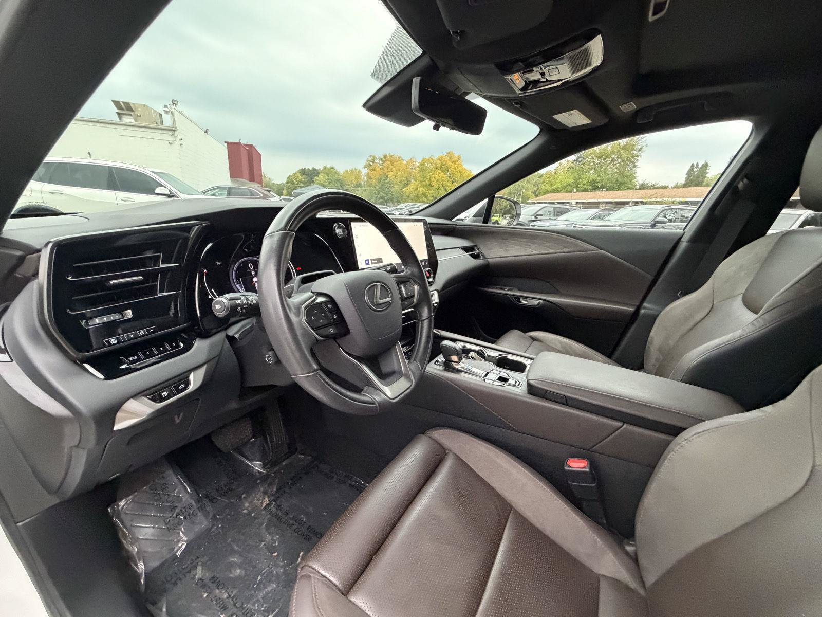 Used 2023 Lexus RX 350 AWD w/ Accessory Package image 10