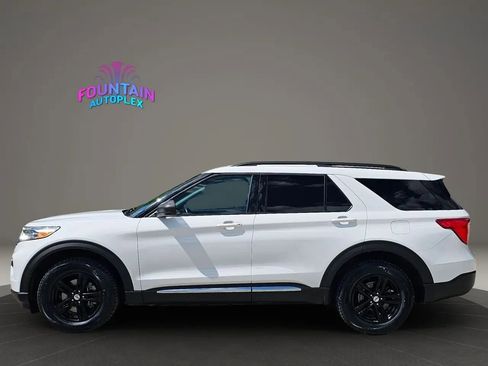 Used 2021 Ford Explorer XLT AWD/4WD image 2