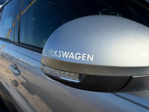 Used 2016 Volkswagen Tiguan S FWD image 10