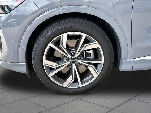 Used 2024 Audi Q4 e-tron Prestige AWD/4WD image 10