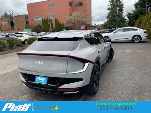 Used 2025 Kia EV6 Wind image 9