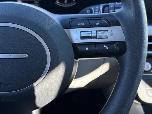 Used 2025 Hyundai Tucson SE image 7