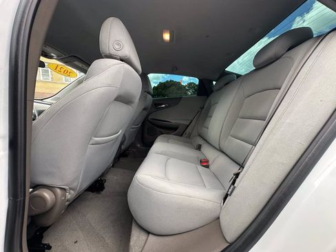 Used 2021 Chevrolet Malibu LS FWD image 34