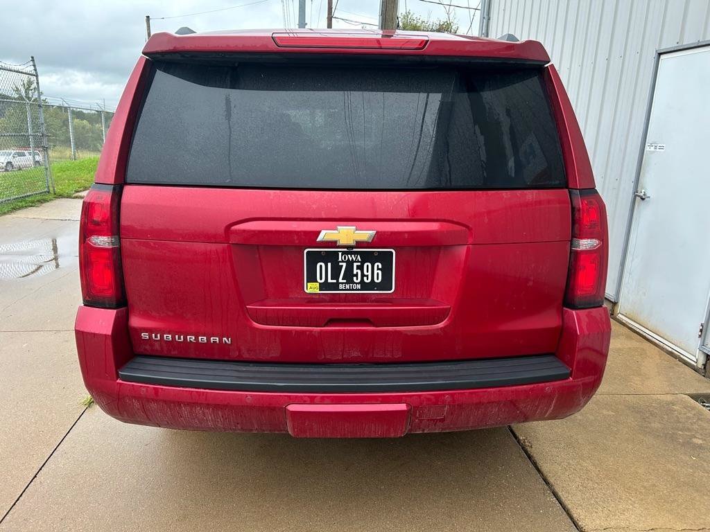 Used 2015 Chevrolet Suburban LT w/ Luxury Package AWD/4WD image 4