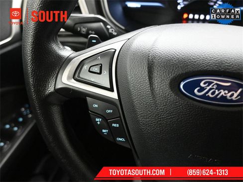 Used 2019 Ford Fusion SE image 18