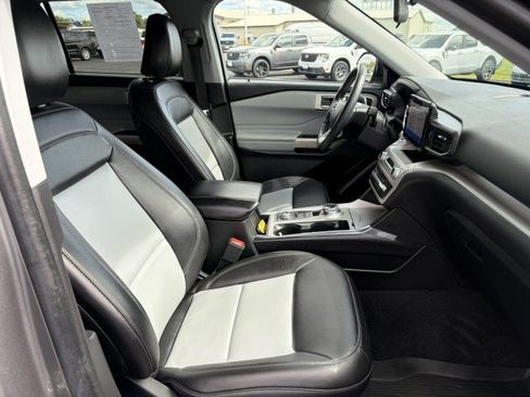 Used 2023 Ford Explorer XLT w/ Equipment Group 202A AWD/4WD image 20