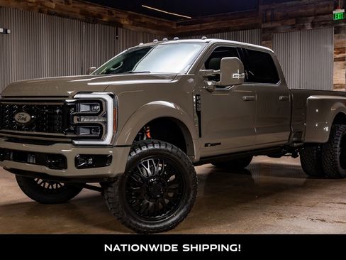 Used 2026 Ford F450 Platinum w/ Platinum Plus Package image 4