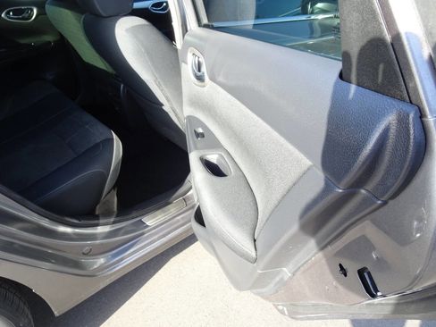Used 2015 Nissan Sentra SV w/ Style Package image 18