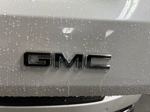 Certified 2025 GMC Yukon XL Denali Ultimate AWD/4WD image 32