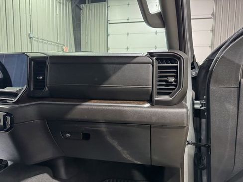 Used 2024 GMC Sierra 2500 SLE image 24