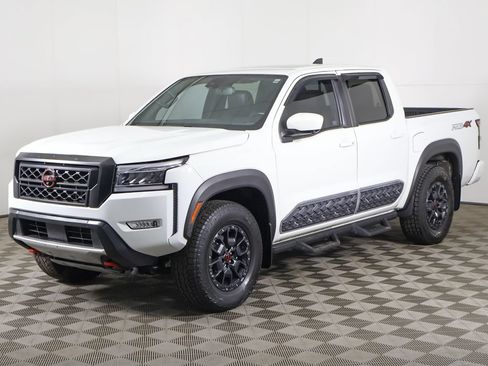 Used 2022 Nissan Frontier PRO-4X w/ Pro-4X Premium Package AWD/4WD image 11
