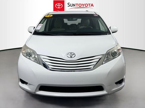 Used 2016 Toyota Sienna LE image 10