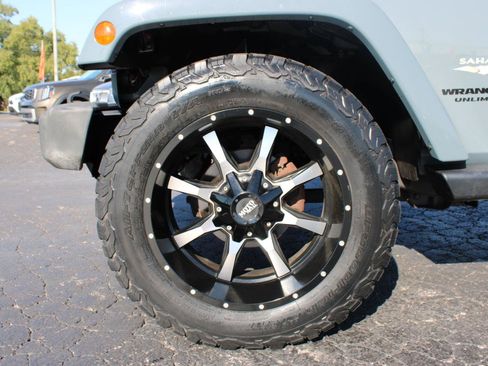Used 2015 Jeep Wrangler Unlimited Sahara w/ Max Tow Package AWD/4WD image 49