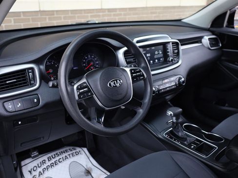 Used 2019 Kia Sorento FWD image 13