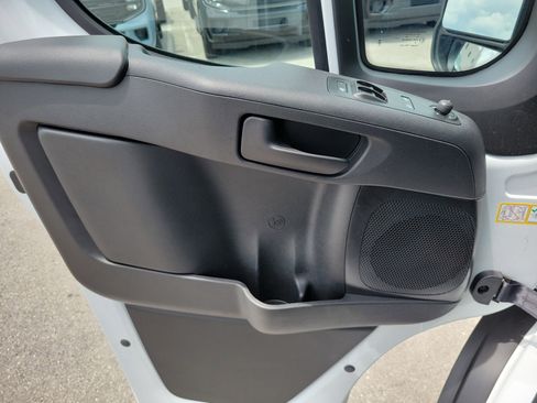Used 2026 RAM ProMaster 2500 w/ Convenience Group FWD image 27