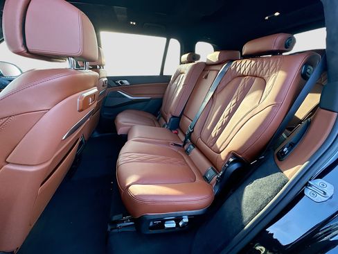 New 2027 BMW X7 xDrive40i w/ Executive Package AWD/4WD image 18