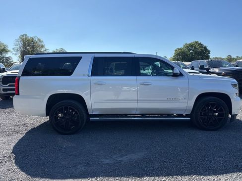 Used 2018 Chevrolet Suburban LT w/ Luxury Package RWD image 6