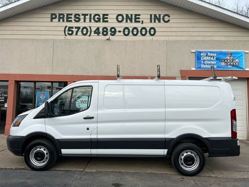 Used 2015 Ford Transit 250 130 Low Roof image 3