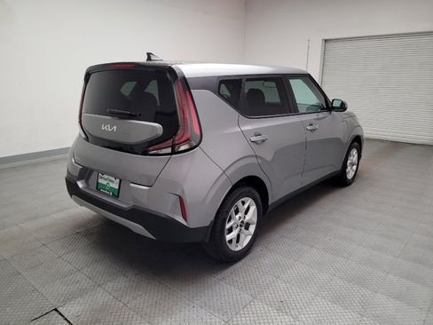 Used 2023 Kia Soul LX w/ LX Technology Package image 9