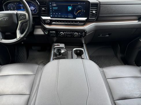 Used 2024 Chevrolet Silverado 1500 RST AWD/4WD image 19