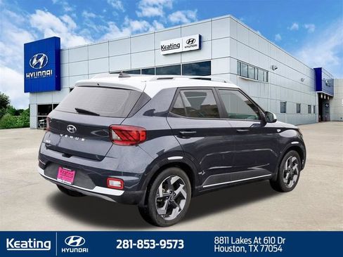 Certified 2022 Hyundai Venue Limited FWD image 5