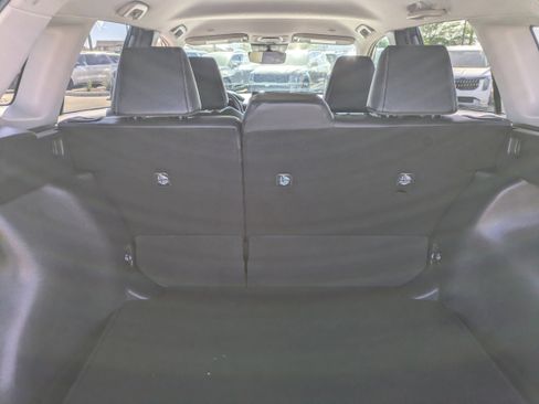 Used 2024 Toyota Corolla Cross XLE FWD image 11