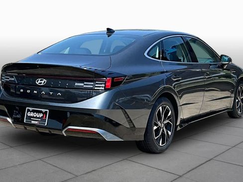 Used 2025 Hyundai Sonata SEL FWD image 12