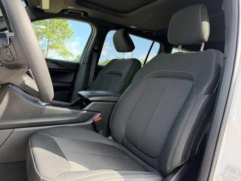 Used 2025 Jeep Grand Cherokee L Laredo RWD image 12