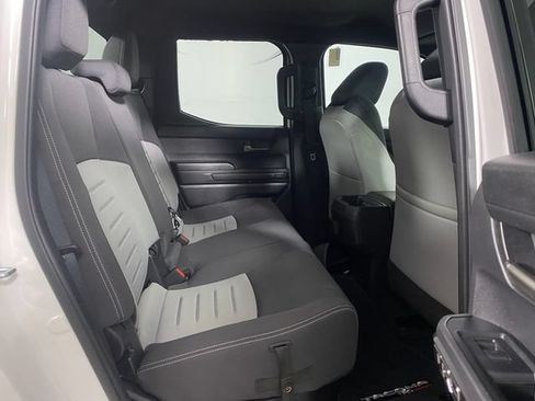 Certified 2025 Toyota Tacoma TRD Off-Road AWD/4WD image 9