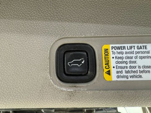 Used 2007 Chevrolet Suburban LTZ w/ LTZ Preferred Equipment Group AWD/4WD image 29