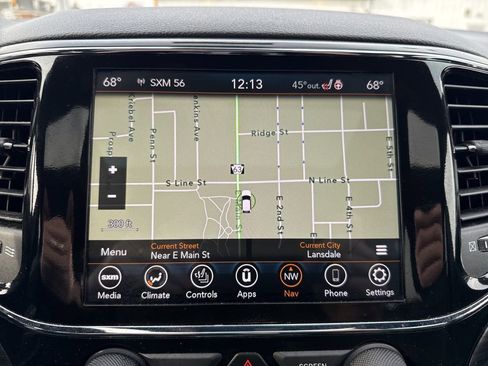 Used 2022 Jeep Grand Cherokee Laredo X image 25