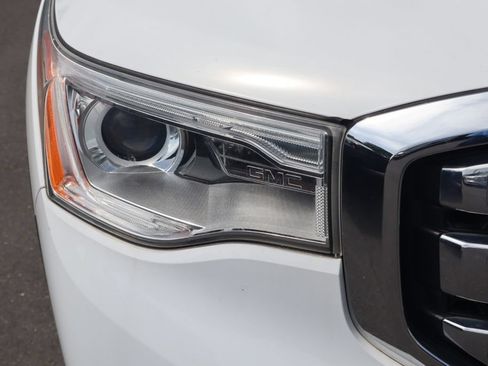 Used 2019 GMC Acadia SLT AWD/4WD image 9