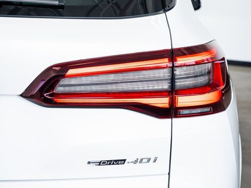 Used 2023 BMW X5 sDrive40i w/ Executive Package image 29