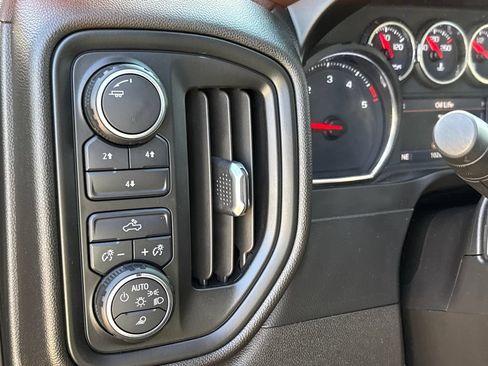 Used 2022 Chevrolet Silverado 2500 Custom w/ Custom Value Package AWD/4WD image 21