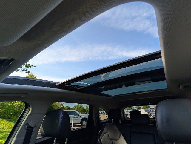 Used 2022 Kia Sorento S w/ Panoramic Sunroof Package AWD/4WD image 29