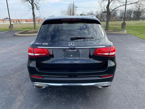 Used 2019 Mercedes-Benz GLC 300 4MATIC w/ Premium Package image 6