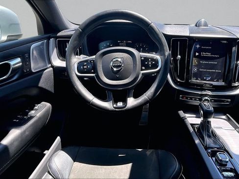 Used 2018 Volvo XC60 T6 R-Design w/ Convenience Package AWD/4WD image 9