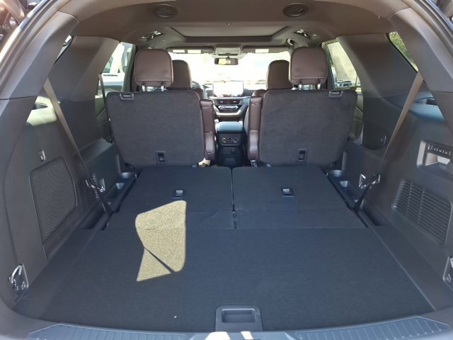 New 2027 Ford Explorer Platinum RWD image 31