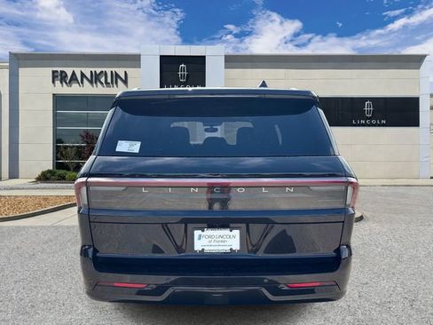 New 2025 Lincoln Navigator Reserve w/ Jet Appearance Package AWD/4WD image 6