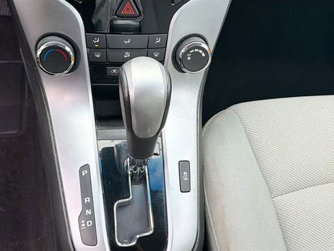 Used 2011 Chevrolet Cruze LT image 16