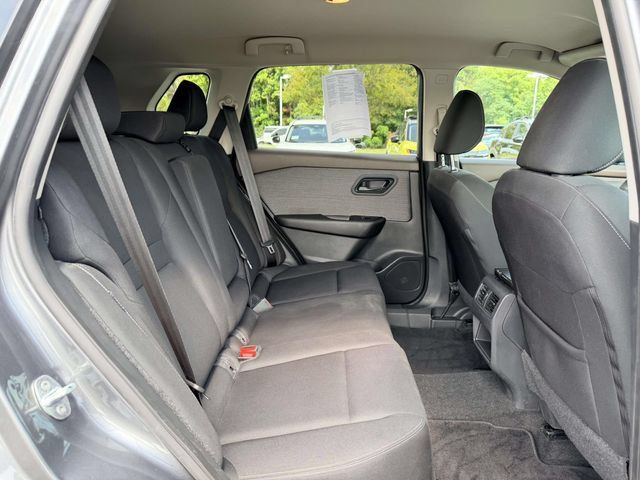 Used 2023 Nissan Rogue S AWD/4WD image 11