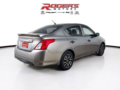 Used 2017 Nissan Versa S Plus image 7