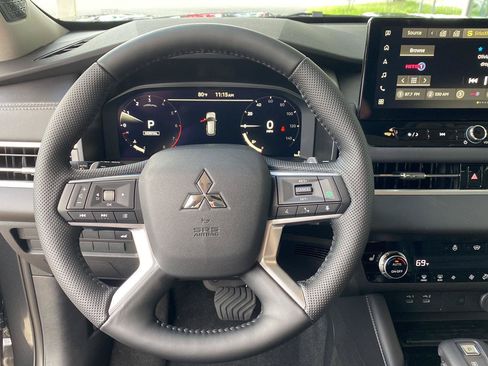 New 2026 Mitsubishi Outlander SE AWD/4WD image 31