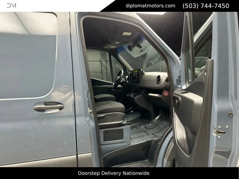 Used 2019 Mercedes-Benz Sprinter 170 image 16
