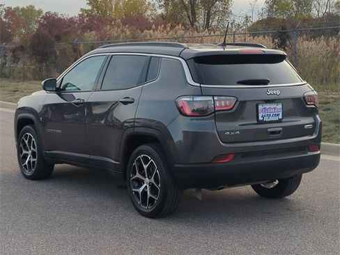 Certified 2024 Jeep Compass Latitude image 5