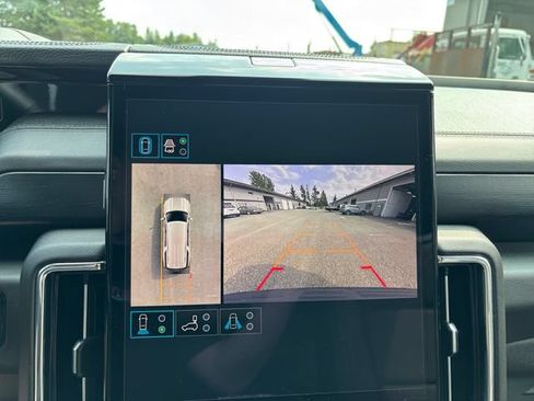 Used 2026 GMC Yukon XL Denali w/ Sun & Power Step Package AWD/4WD image 16