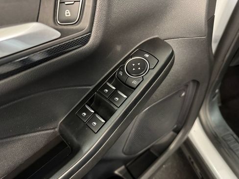 Used 2025 Ford Escape ST-Line FWD image 17