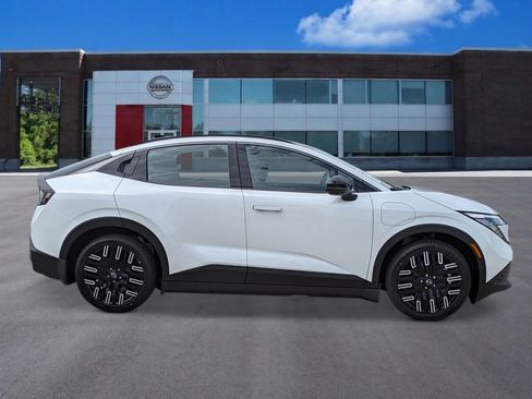 New 2026 Nissan Leaf Platinum+ w/ Cargo Package (Platinum+) FWD image 6