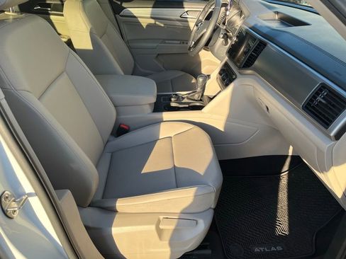 Used 2019 Volkswagen Atlas SE AWD/4WD image 3