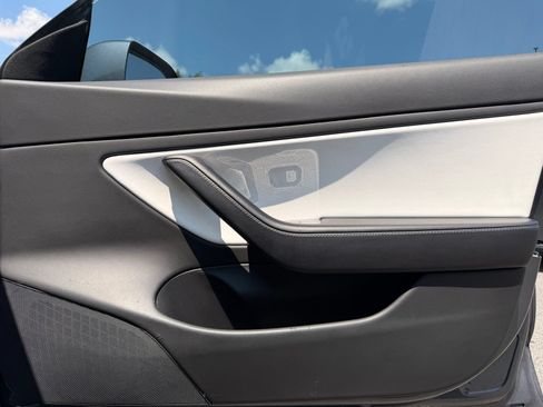 Used 2018 Tesla Model 3 AWD/4WD image 24